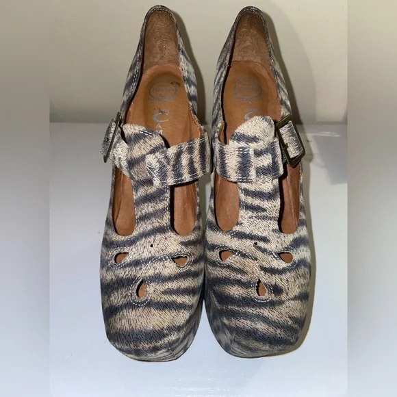 Jeffrey Campbell Tee-Off Beige Black Zebra - Picture 10 of 11